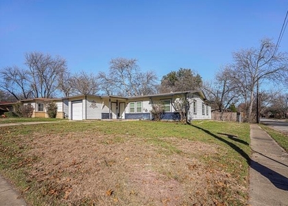 2009 Cloverdale Street - Photo 1