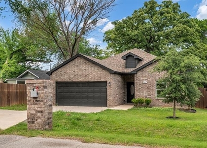 2315 W Bond Street - Photo 1