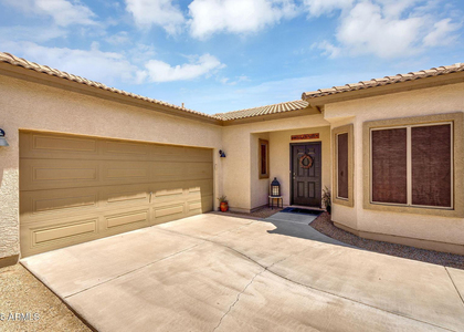 948 E Savannah Drive - Photo 1