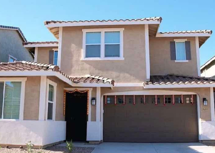 8243 E Petunia Avenue - Photo 1