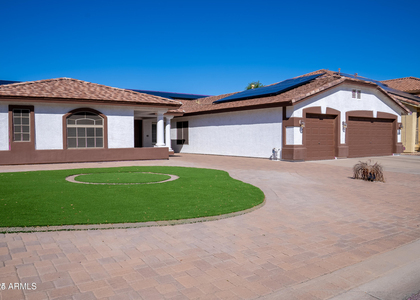 13612 W Windsor Boulevard - Photo 1