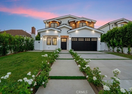 4539 Longridge Avenue - Photo 1