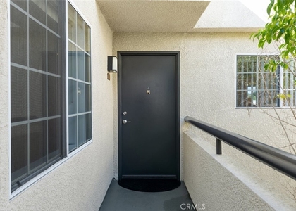 5500 Owensmouth Avenue - Photo 1