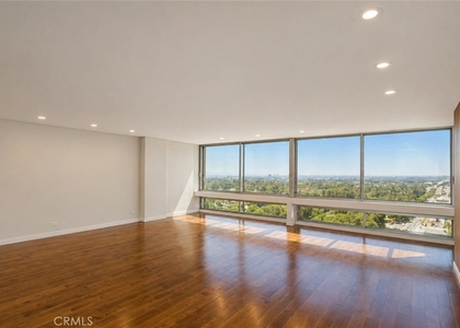2222 Avenue Of The Stars - Photo 1