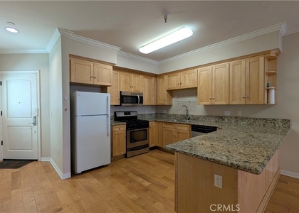 214 S Alexandria Avenue - Photo 1