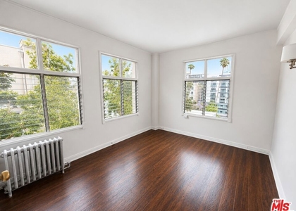 634 S Gramercy Place - Photo 1