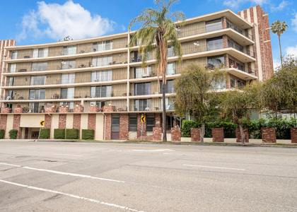 2260 N Cahuenga Boulevard - Photo 1