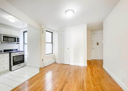 Untraditional railroad 2bed ro - Photo 1