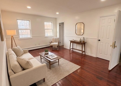 10919 202 - Photo 1
