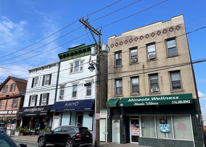 90 Main Street - Photo 1