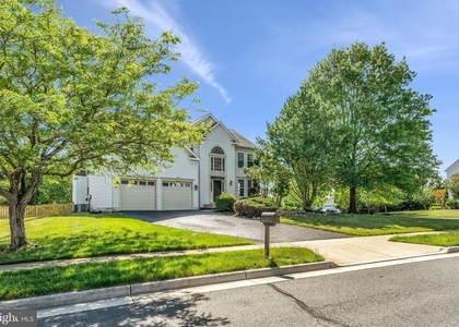 611 Curtin Place Se - Photo 1
