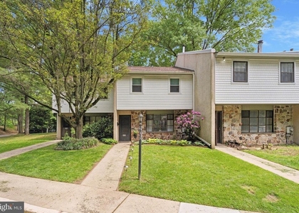 205 Woodside Circle - Photo 1