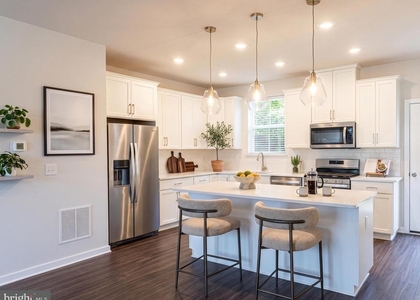 113 Four Leaf Drive - Photo 1