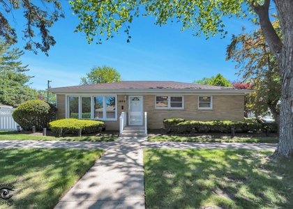 1005 E Park Street - Photo 1