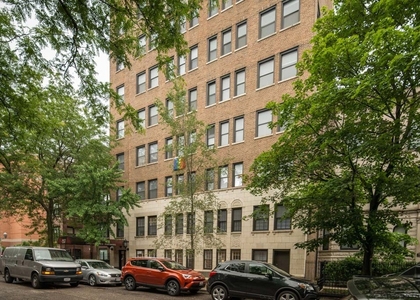 817 W Lakeside Place - Photo 1