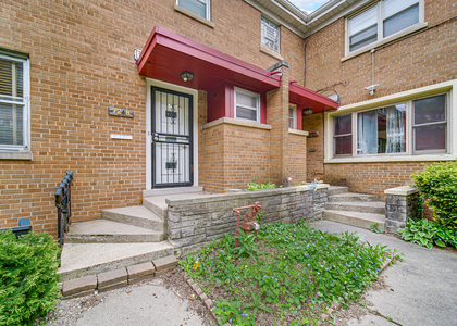 7248 N Ridge Boulevard - Photo 1