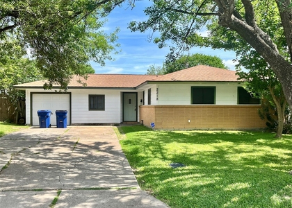 2218 19th Avenue N - Photo 1