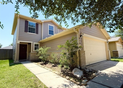 910 Staffordale Manor Lane - Photo 1