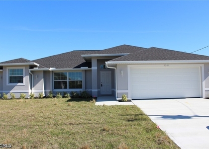 1327 Sw 3rd Avenue - Photo 1
