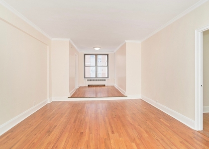 East 24 Street - Photo 1