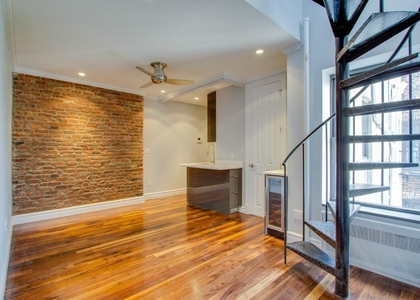 1590 Lexington Avenue  - Photo 1