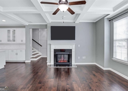 330 Avalon Square - Photo 1