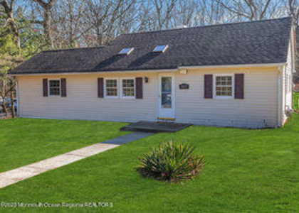1429 Lakewood Road - Photo 1
