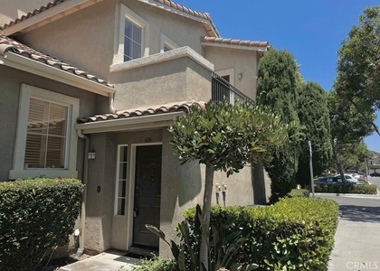 606 Larkridge - Photo 1