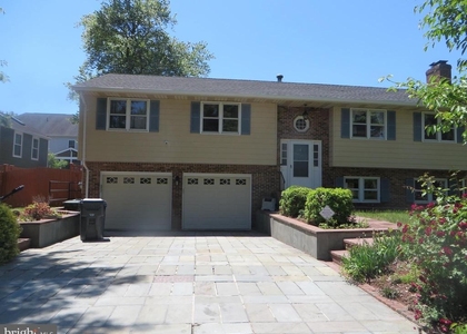 1405 Dade Lane - Photo 1