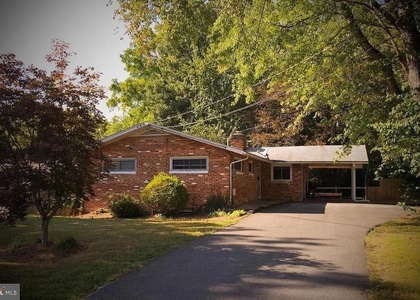 9920 Pinehurst Avenue - Photo 1