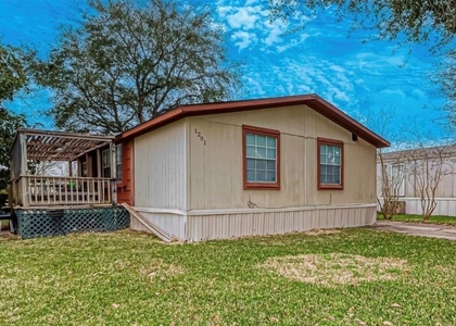 1201 Pampas Lane - Photo 1