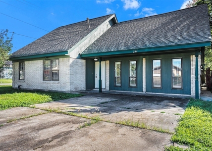 2701 3rd Avenue N - Photo 1