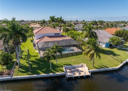 3101 Sw 26th Place - Photo 1