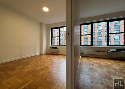 Fourth Avenue - Photo 1