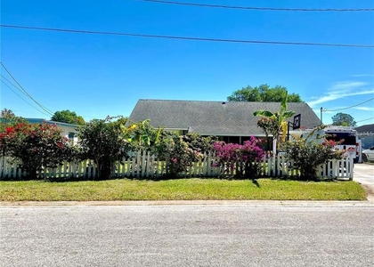607 N Forrest Avenue - Photo 1