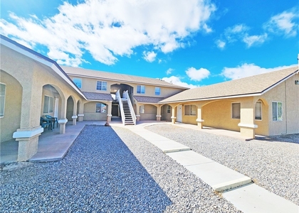 2341 E Calvada Boulevard - Photo 1
