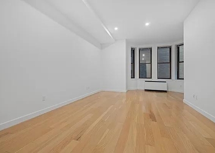 Wall Street - Photo 1