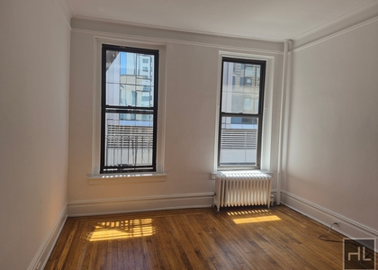East 87 Street - Photo 1