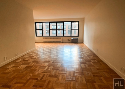 Fourth Avenue - Photo 1