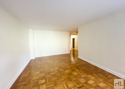 East 55 Street - Photo 1