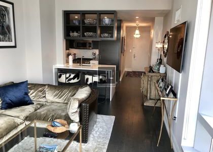 10th Avenue - Photo 1