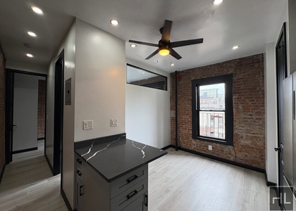 2 Avenue - Photo 1