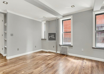 2 Avenue - Photo 1
