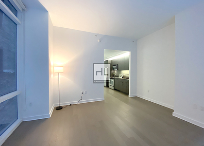 Fifth Avenue - Photo 1