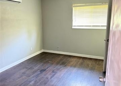 1505 W Lovers Lane - Photo 1