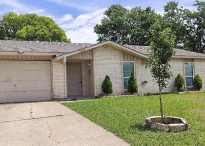 3938 University Drive - Photo 1