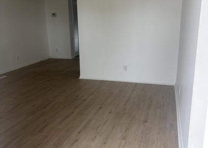 521 Ne 45th Street - Photo 1