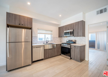 246 N Dillon Street - Photo 1