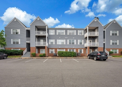 102 Picadilly Lane - Photo 1