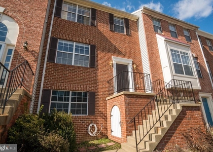 206 Dundee Place - Photo 1